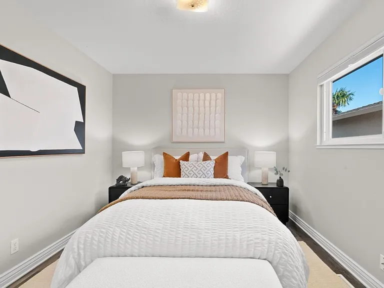 Additional bedroom